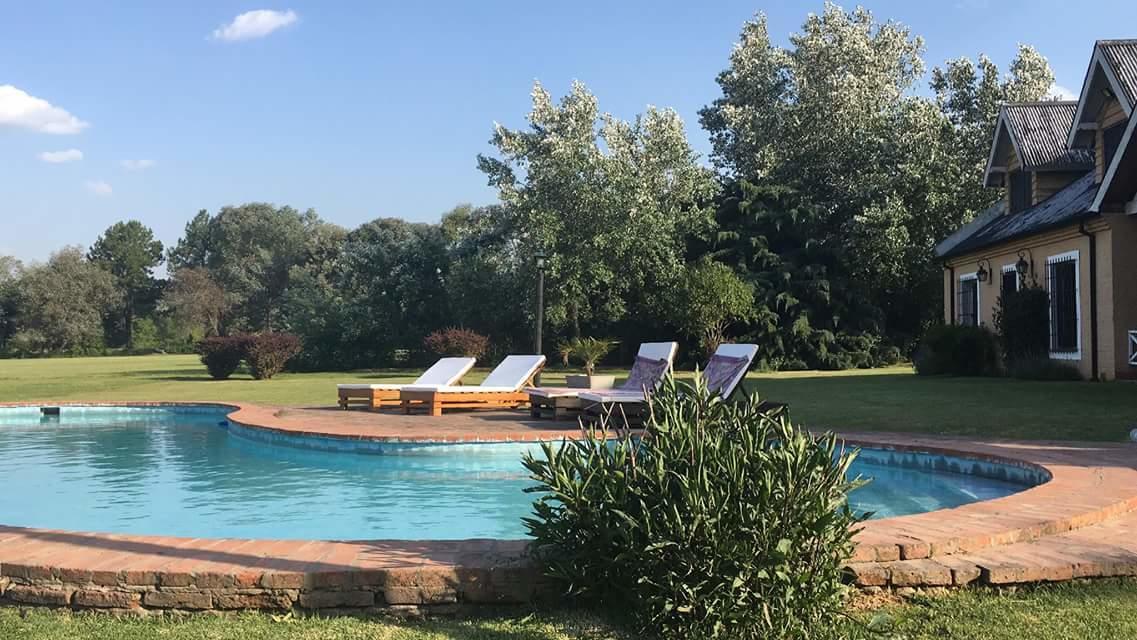 皮拉尔The Polo House住宿加早餐旅馆 外观 照片